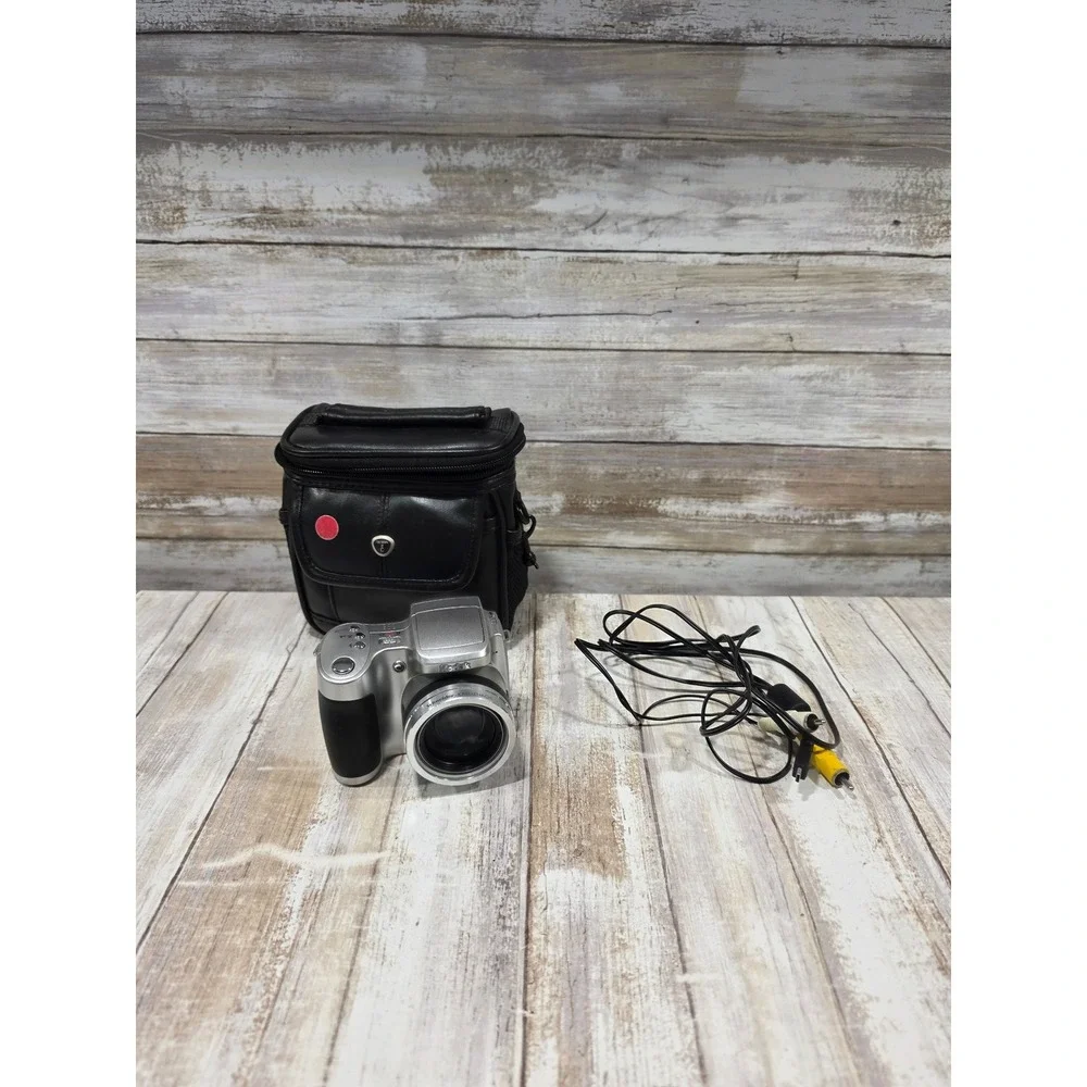Kodak EasyShare Z650 Silver Digital Camera 6.1MP 10x Optical Zoom w Case WORKS